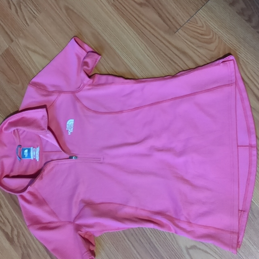 The North Face Women's Pink Short-Sleeve Quarter-Zip Top - Picture 4 of 8